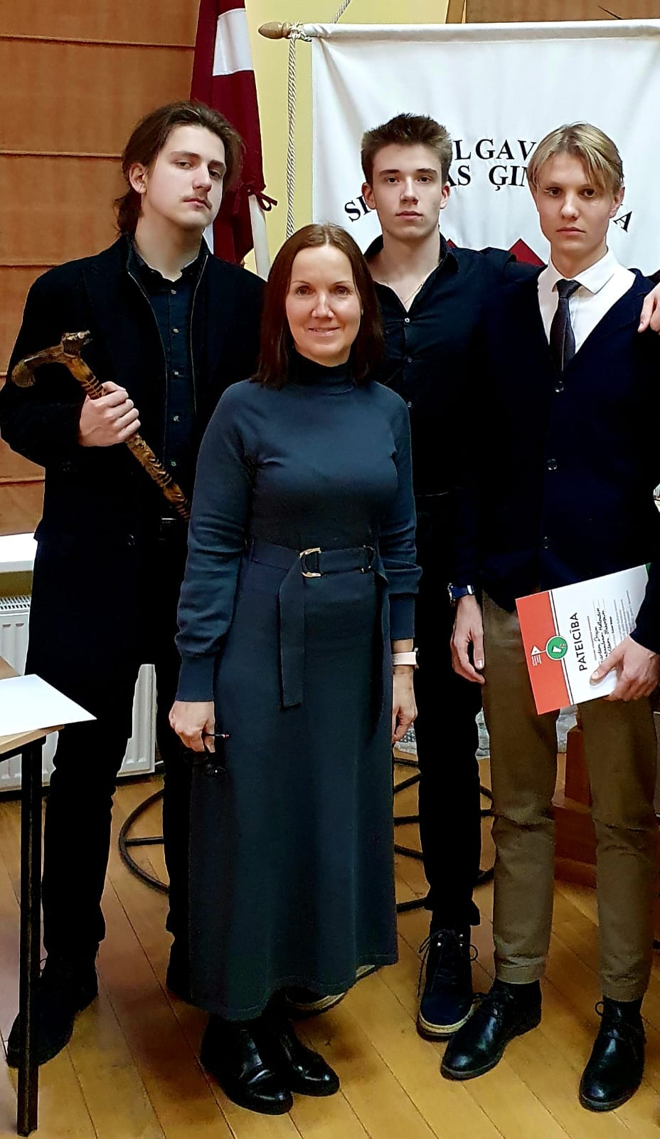Komanda ar skolotāju