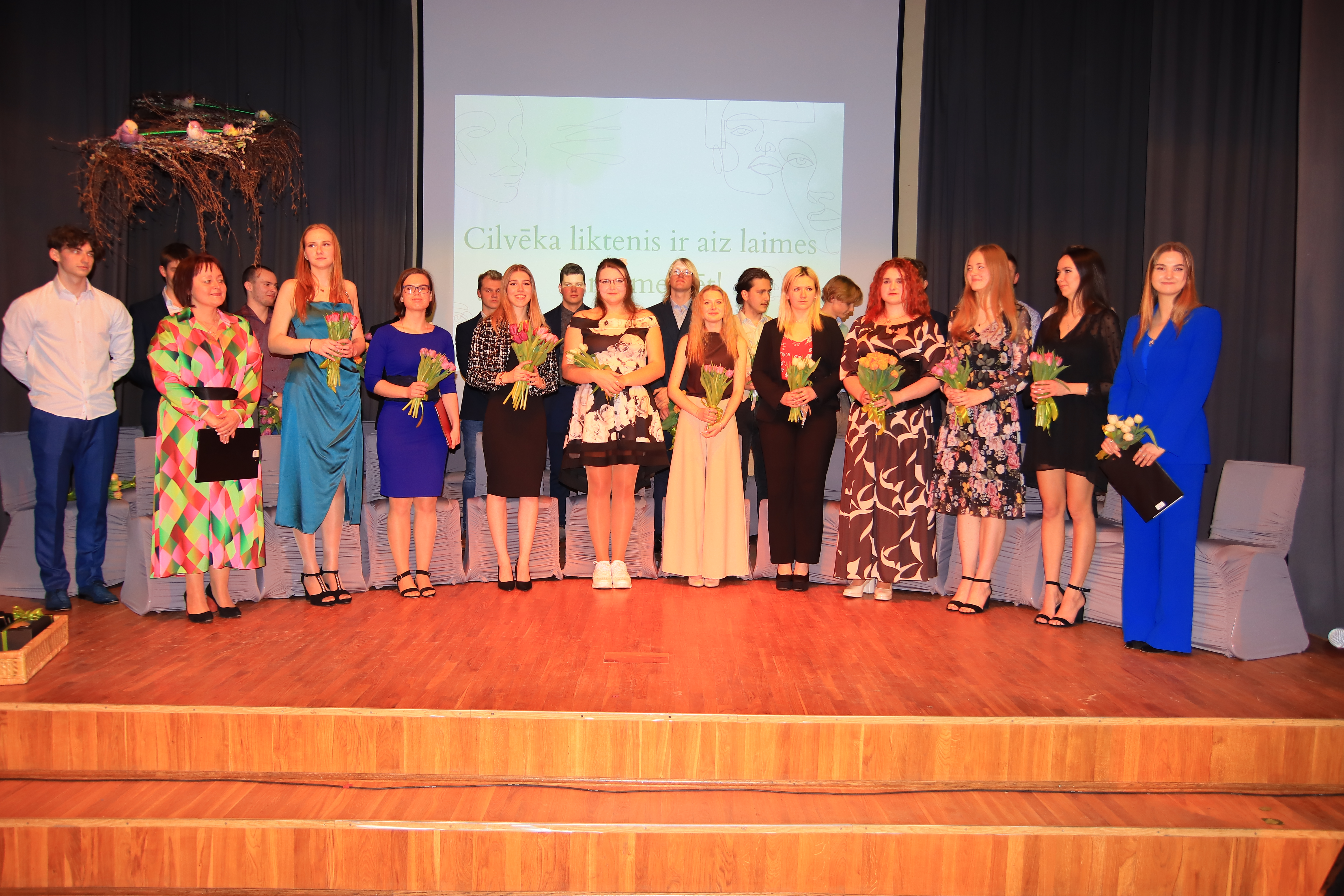 Topošie absolventi Žetonu vakarā